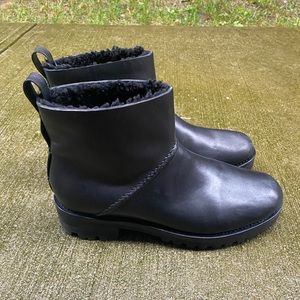 Shearling Line Boots
